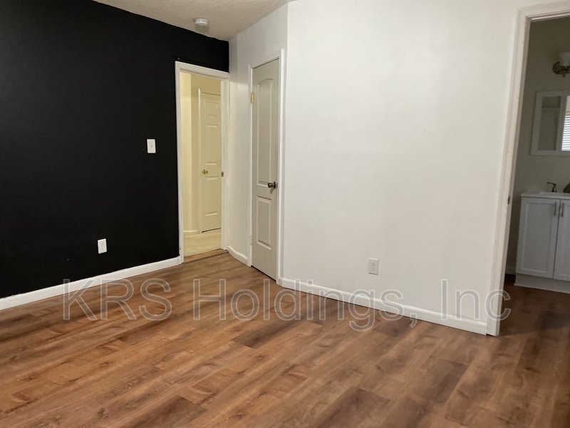 Open property image