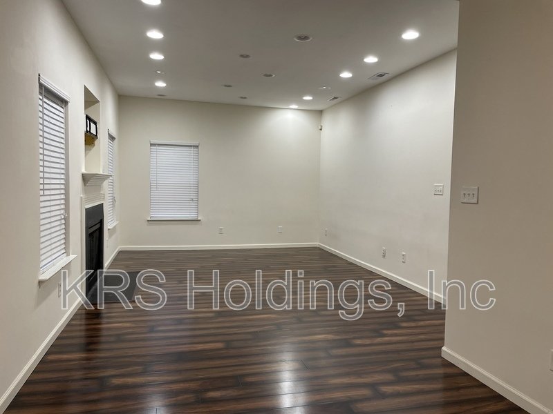 Open property image